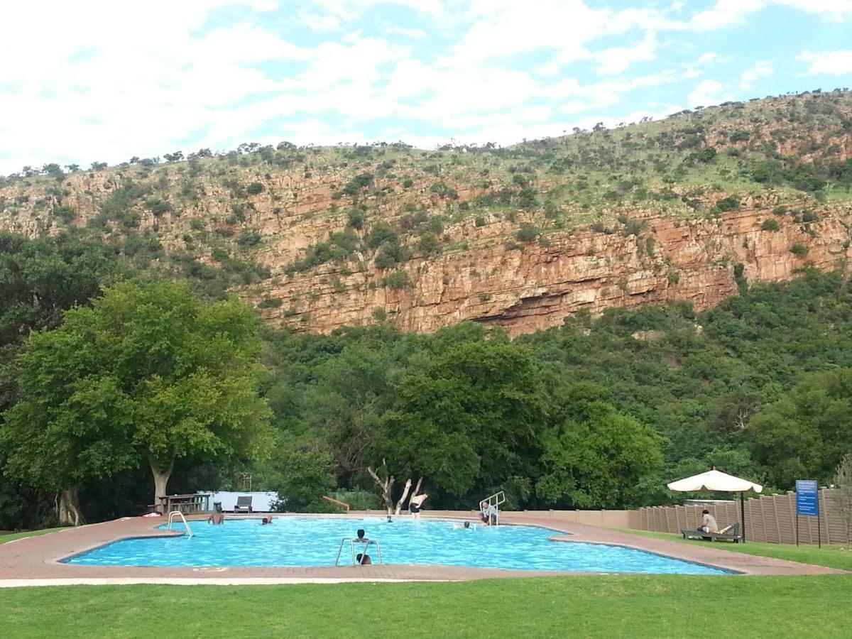 On Golden Pond - Mount Amanzi Lejlighed Hartbeespoort Eksteriør billede